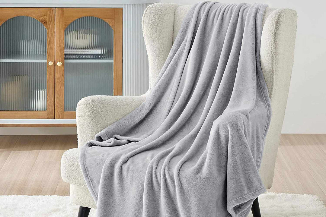 Allt om fleece: Egenskaper, användning och skillnaden mellan fleece, teddy och ull