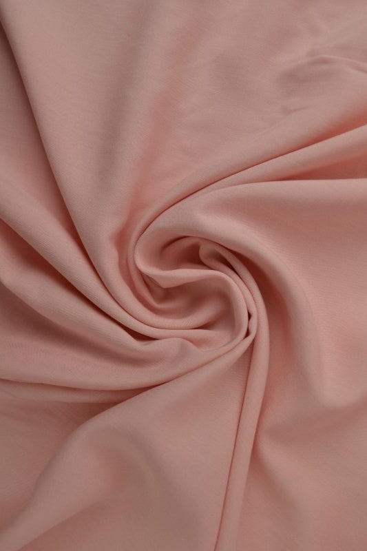 Dämpat rosa viskostyg – lätt fall & elegant matt glans (bild 1 av 4)