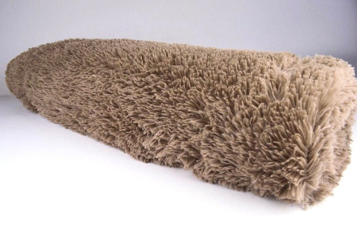 Taupe långhårig plysch – 30 mm lugg & tvärsgående stretch (bild 2 av 5)