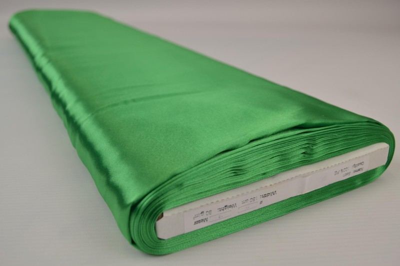 Grön satin tyg – lätt & glansigt (bild 2 av 8)