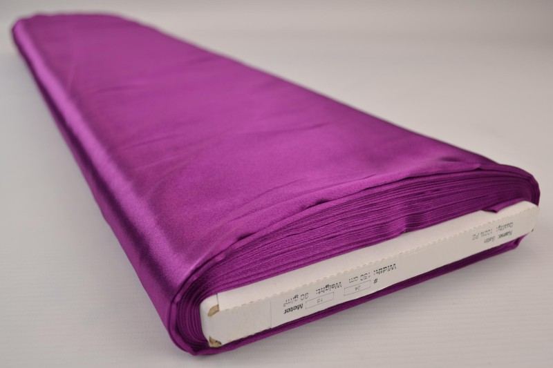 Cassis satin tyg – lätt & glansigt (bild 2 av 8)