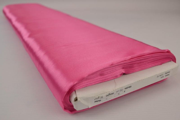 Pink satin tyg – lätt & glansigt (bild 2 av 8)