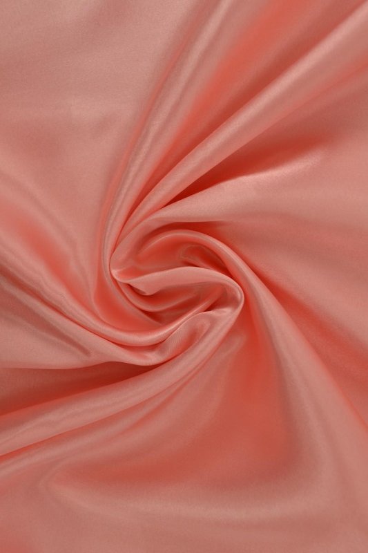 Laxfärgad rosa satin tyg – lätt & glansigt (bild 1 av 8)