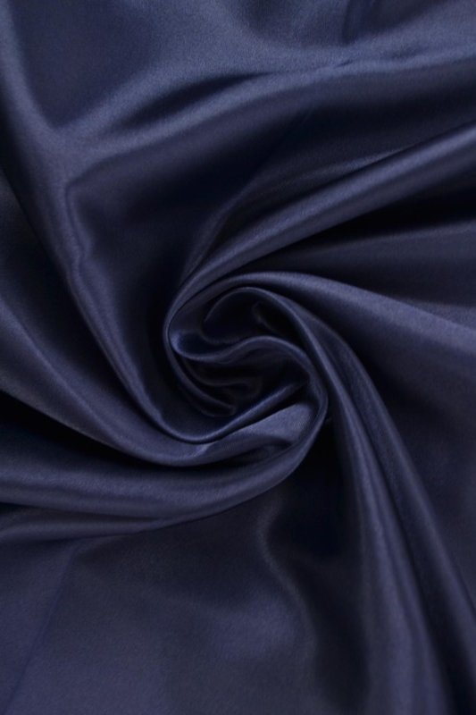 Navy satin tyg – lätt & glansigt (bild 1 av 8)