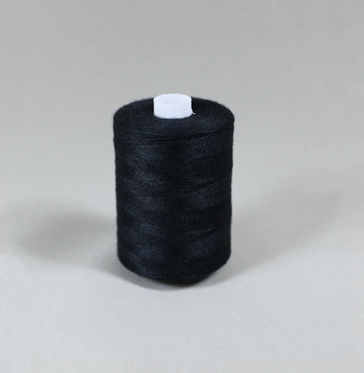 Svart stark polyester sytråd (bild 1 av 3)