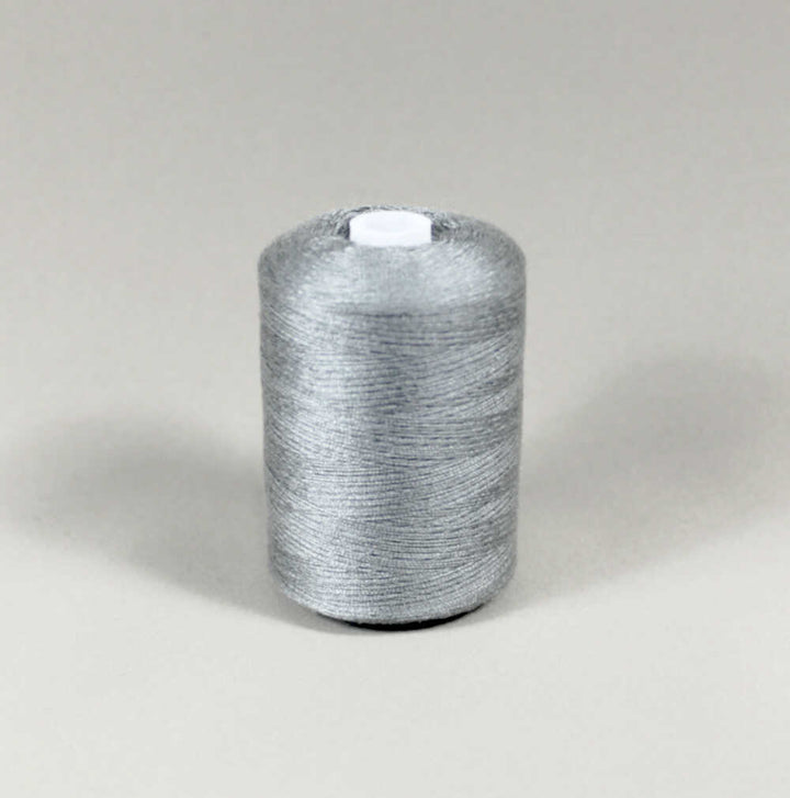 Silvergrå stark polyester sytråd (bild 1 av 3)