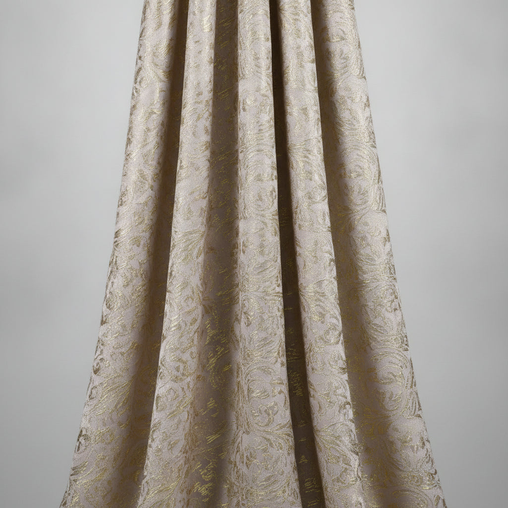 CHAMPAGNEFÄRGAD SATIN JACQUARD TYG MED BLOMSTERRANKOR (bild 2 av 3)