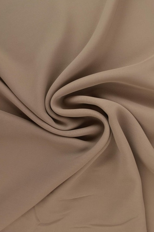 Taupe chiffong – lätt, transparent & med vackert fall (bild 1 av 7)