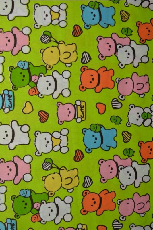 Grön bomullspoplin med kawaii nallemönster – barn (bild 1 av 3)