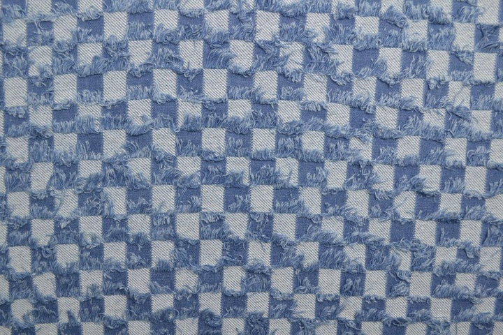 Ljusblå denimtyg med rutigt frynsmönster – metervara till byxor & jackor (bild 3 av 8)