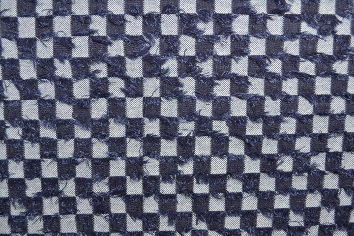 Mörkblå denimtyg med rutigt frynsmönster – metervara till byxor & jackor (bild 3 av 8)
