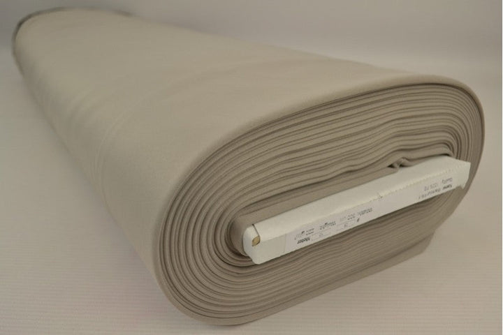 SILVERGRÅ MÖRKLÄGGNINGSTYG – FLAMSKYDDAT GARDINTYG (300 CM)