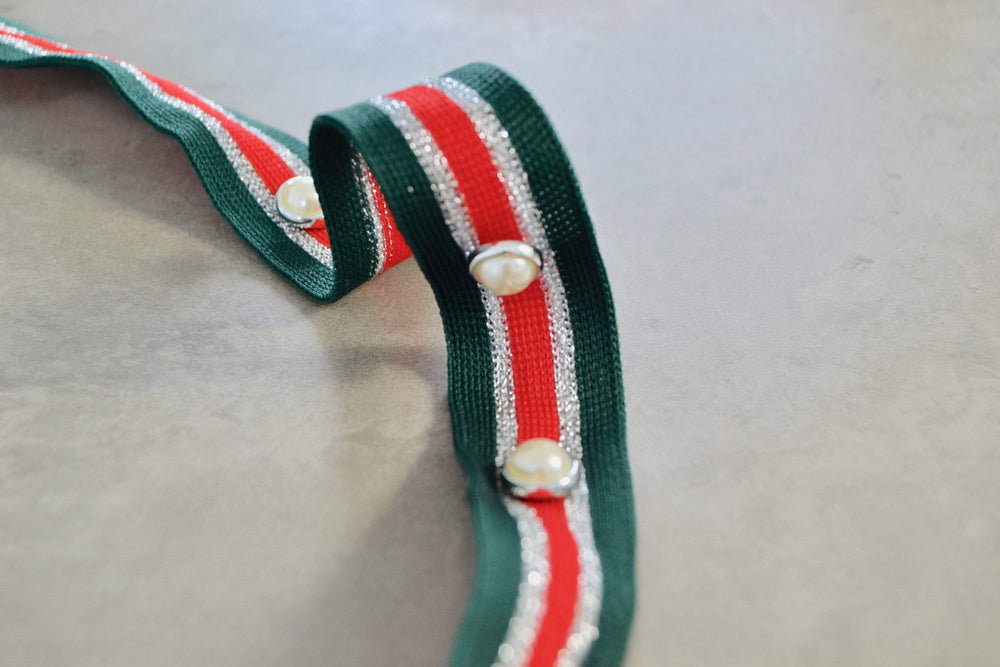 Grön, silver och röd band med pärlor 25mm (bild 2 av 2)