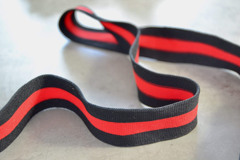 Röd och svart randigt band 20mm (bild 2 av 2)