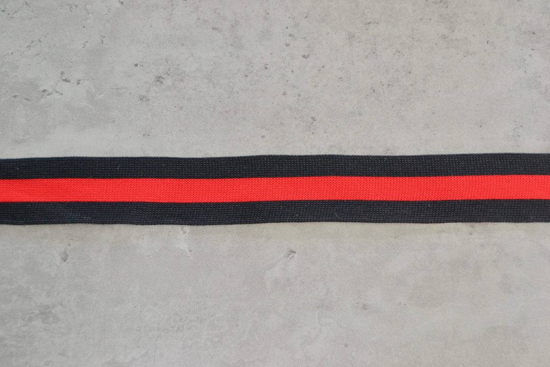 Röd och svart randigt band 20mm (bild 1 av 2)