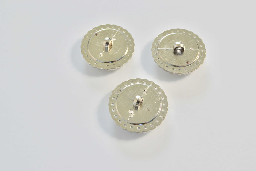 ÖGONKNAPP VIT PÄRLOR 33 MM