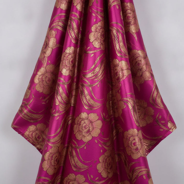 LILA SATIN JACQUARD TYG MED BLOMMOR