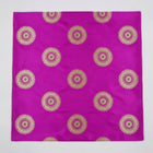 LILA SATIN JACQUARD TYG MED SOLROSOR