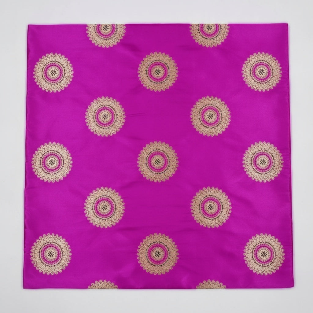 LILA SATIN JACQUARD TYG MED SOLROSOR (bild 1 av 3)