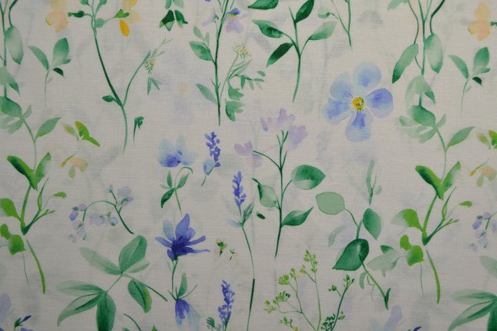 Vitt linne med akvarell ängsblommor – grön, blå & gul (bild 3 av 9)