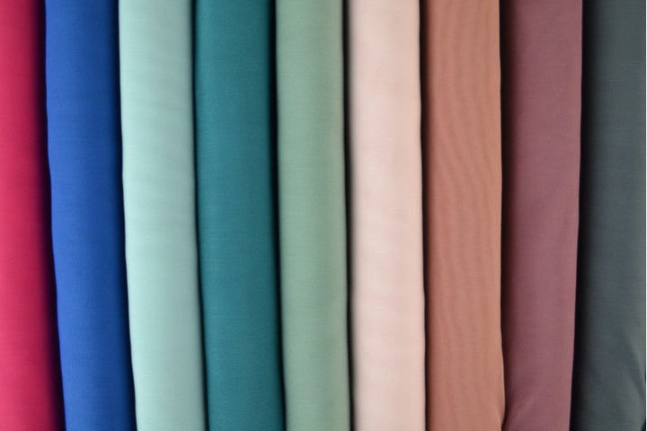 Mörk vintage ljusrosa lycramesh – elastiskt nettyg, semi-transparent 4-vägs stretch (bild 4 av 4)