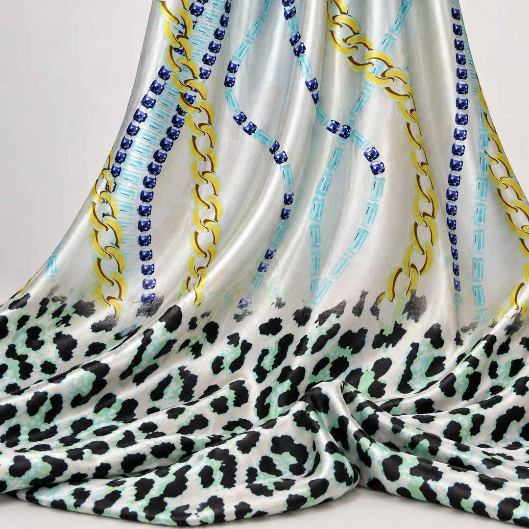 LJUS LEOPARD SIDEN MED  GULDKEDJOR (bild 2 av 3)