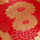 RÖD SATIN JACQUARD TYG MED RINGBLOMMOR