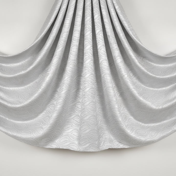 SILVER SATIN JACQUARD TYG MED DROPPMOTIV (bild 2 av 3)