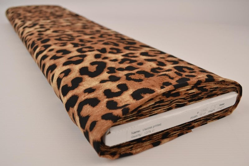 Cognac & svart viscosetyg med leopardtryck (bild 2 av 9)