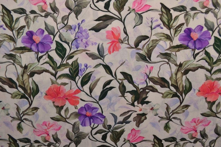 Vitt, lila & rosa viscosetyg med botaniskt blommtryck (bild 3 av 9)