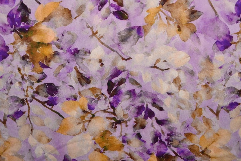Lila & gyllene viscosetyg med akvarell blommtryck (bild 3 av 9)
