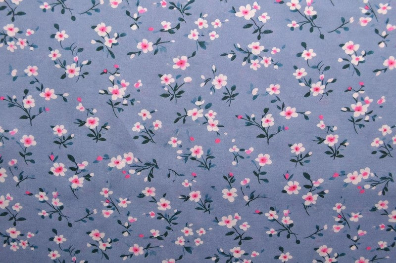 Ljusblått & rosa viscosetyg med smått blommtryck (bild 3 av 9)