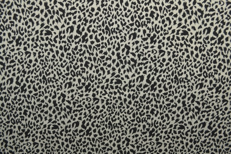 Grått & svart viscosetyg med mini leopardtryck (bild 3 av 9)