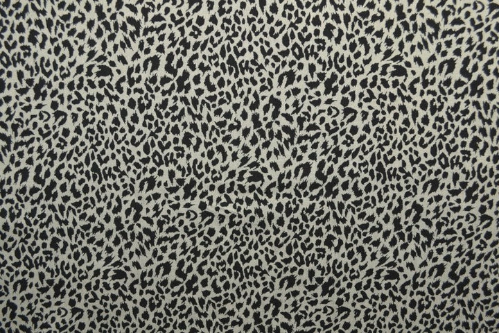 Grått & svart viscosetyg med mini leopardtryck (bild 3 av 9)