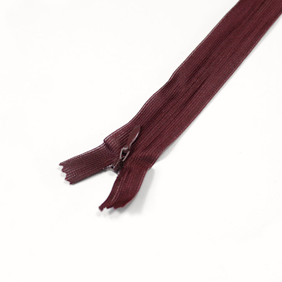 Bordeaux blixtlås dolt 4 mm (bild 1 av 3)